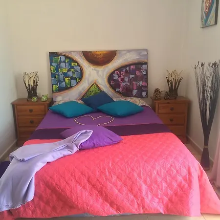 بيت ضيافة Townhouse Arenas Del Mar *