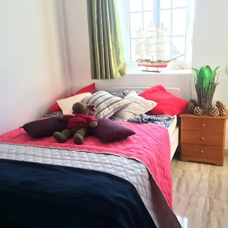 بيت ضيافة Townhouse Arenas Del Mar *