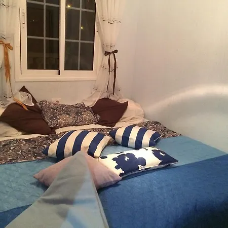 بيت ضيافة Townhouse Arenas Del Mar *